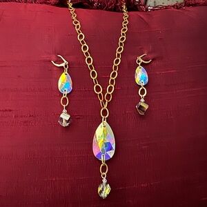 Gold-Tone Iridescent Teardrop Necklace and Earring Set